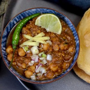 Halwai Style Chole/Dilliwale Chole Bhature