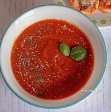 Roasted Bell Pepper and Tomato Soup