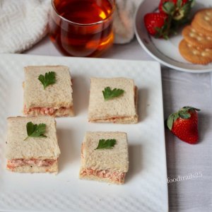 Carrot and cucumber mini sandwich bites