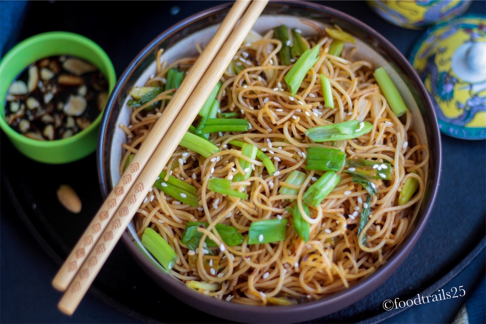 garlic-and-spring-onion-noodles-food-trails