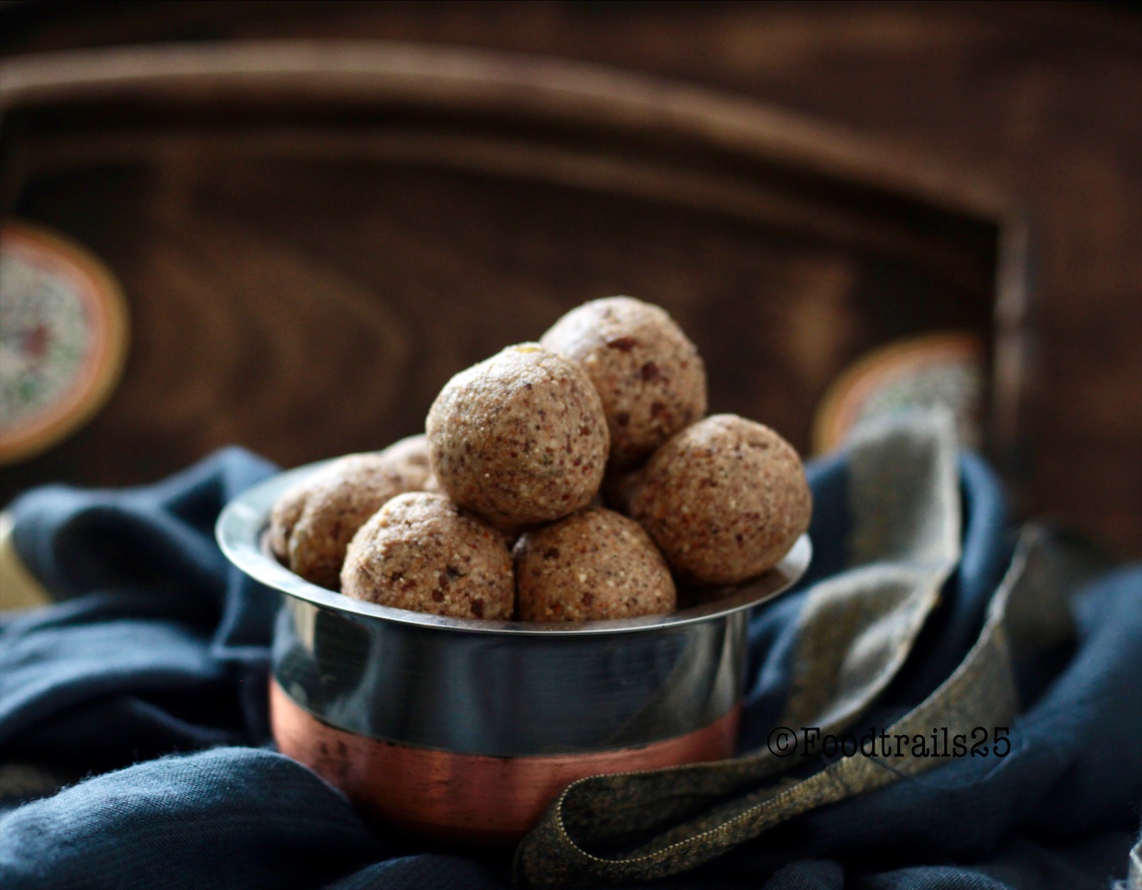 Oats Jaggery Ladoo